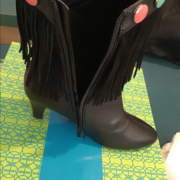 Hot on Hollywood black fringe boots - Picture 8 of 8